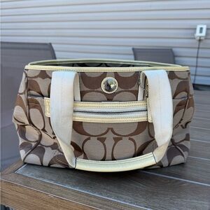 Coach VNTG Daisy Brown Signature Jacquards Canvas White Patent Leather Trim Bag